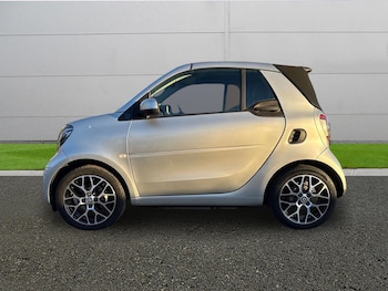 Used smart fortwo 2023 for sale - 77170515: Photo