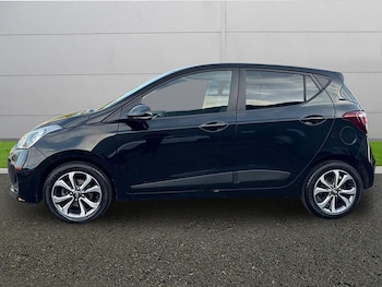 Used Hyundai i10 2017 for sale - 76715213: Photo