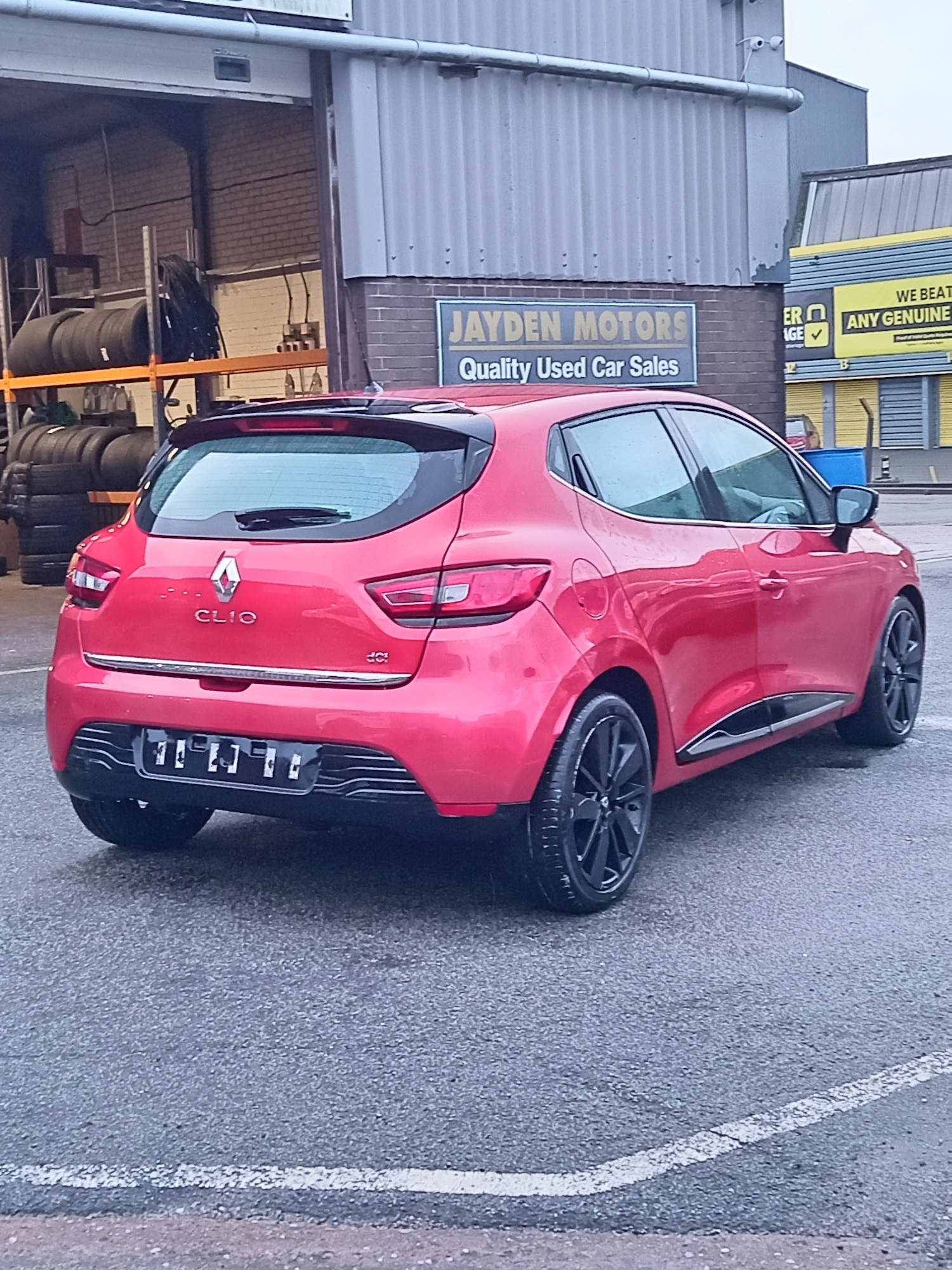 Used Renault Clio 2015 for sale - 77385432: Photo 4