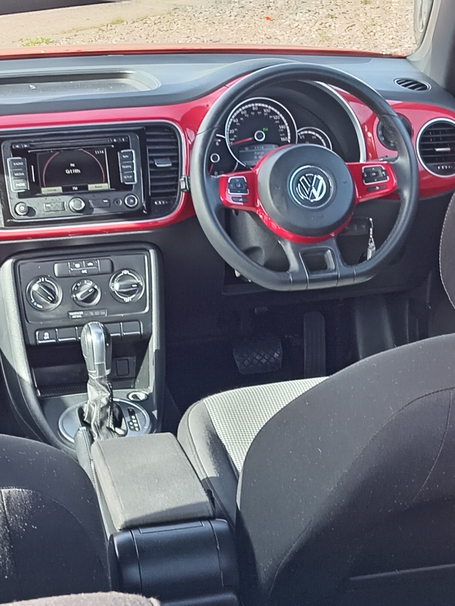 Used Volkswagen Beetle 2015 for sale - 76107456: Photo 11