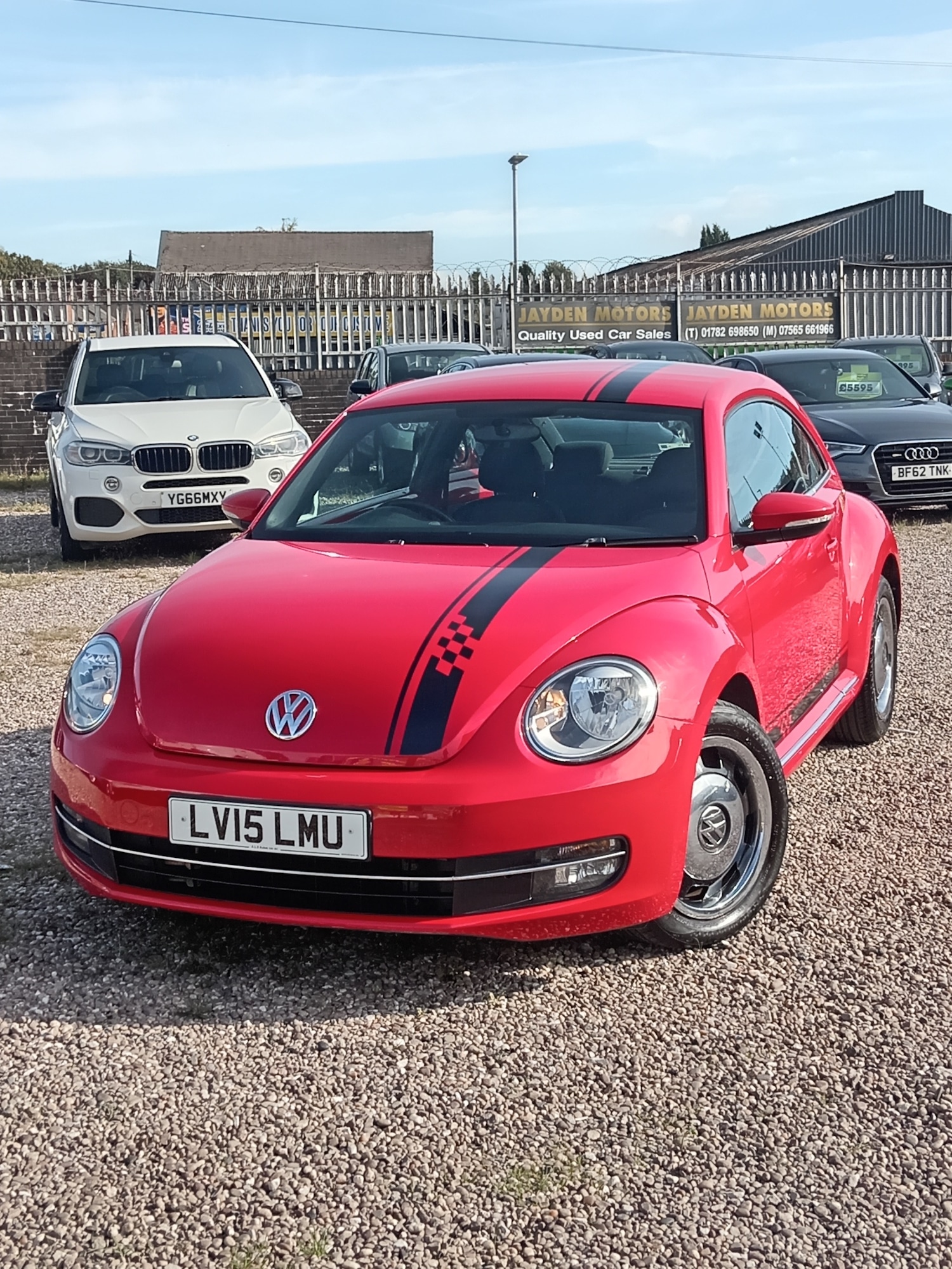 Used Volkswagen Beetle 2015 for sale - 76107456: Photo 2