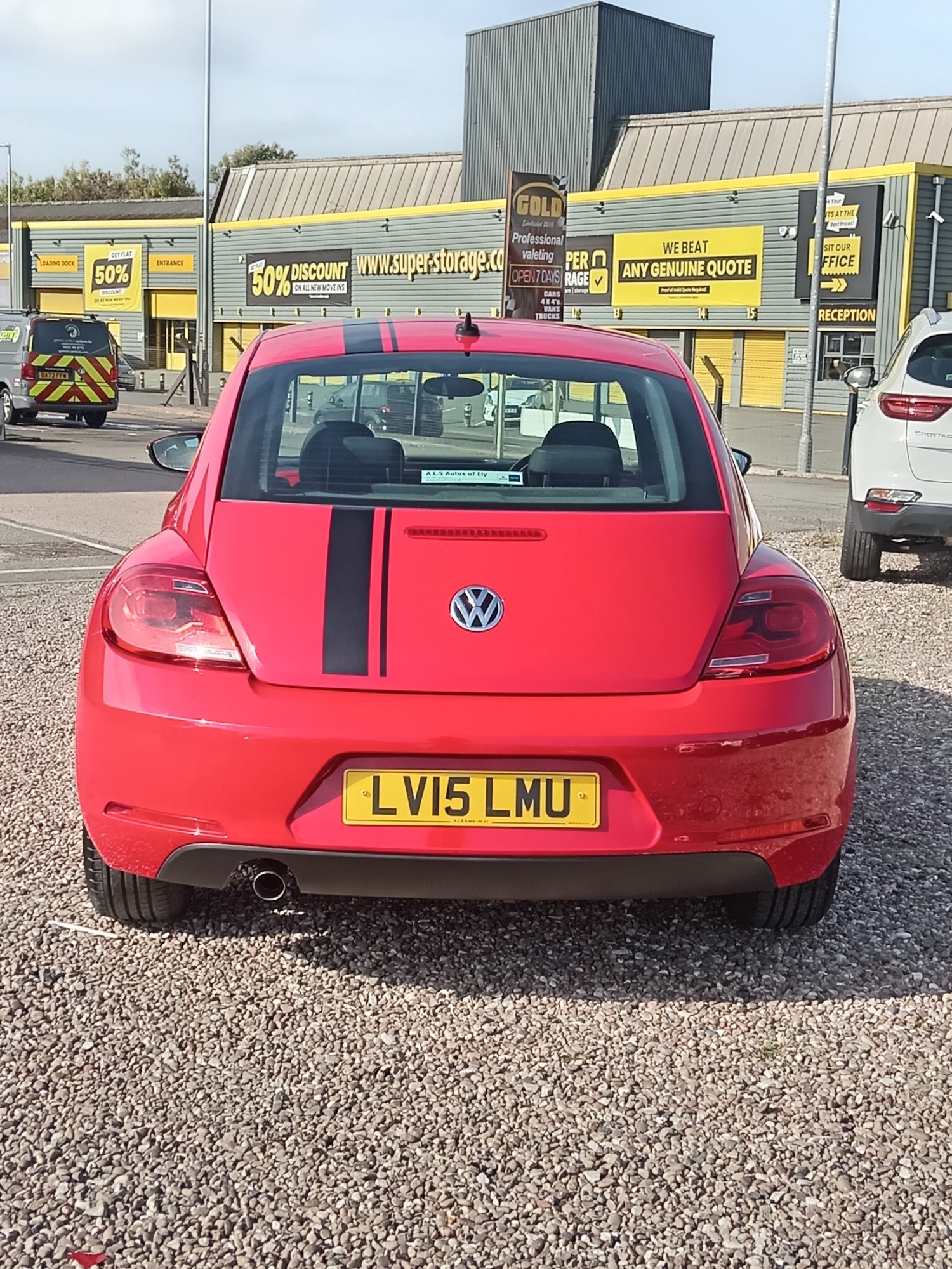 Used Volkswagen Beetle 2015 for sale - 76107456: Photo 8