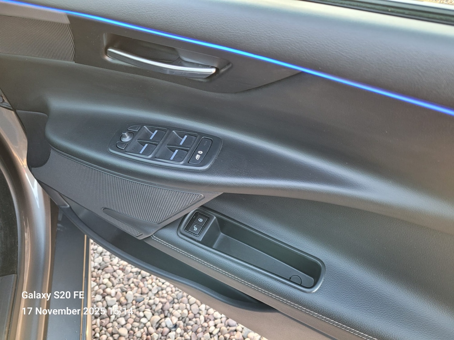 Used Jaguar XE 2017 for sale - 76618500: Photo 12