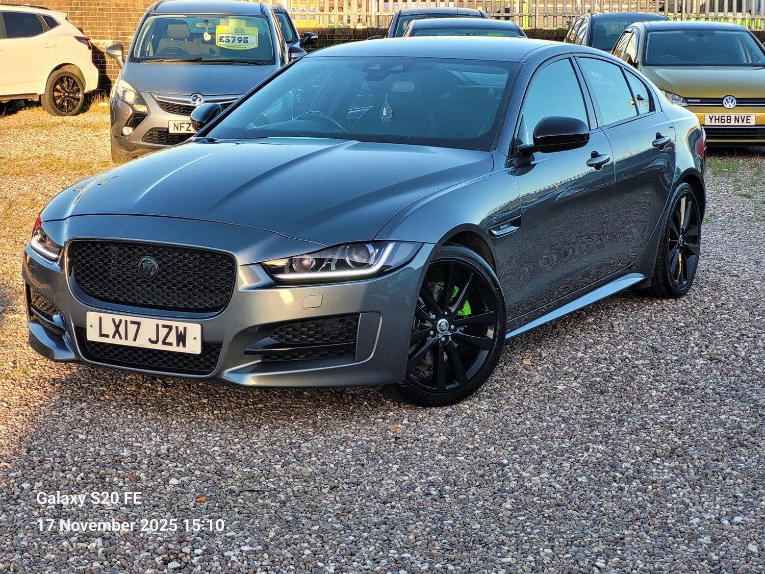Used Jaguar XE 2017 for sale - 76618500: Photo 2