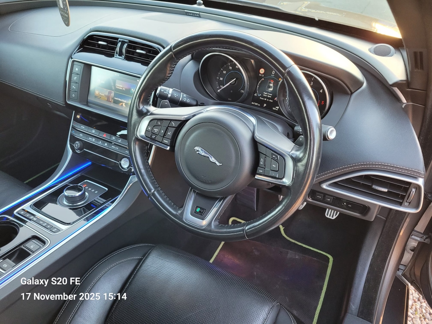 Used Jaguar XE 2017 for sale - 76618500: Photo 9