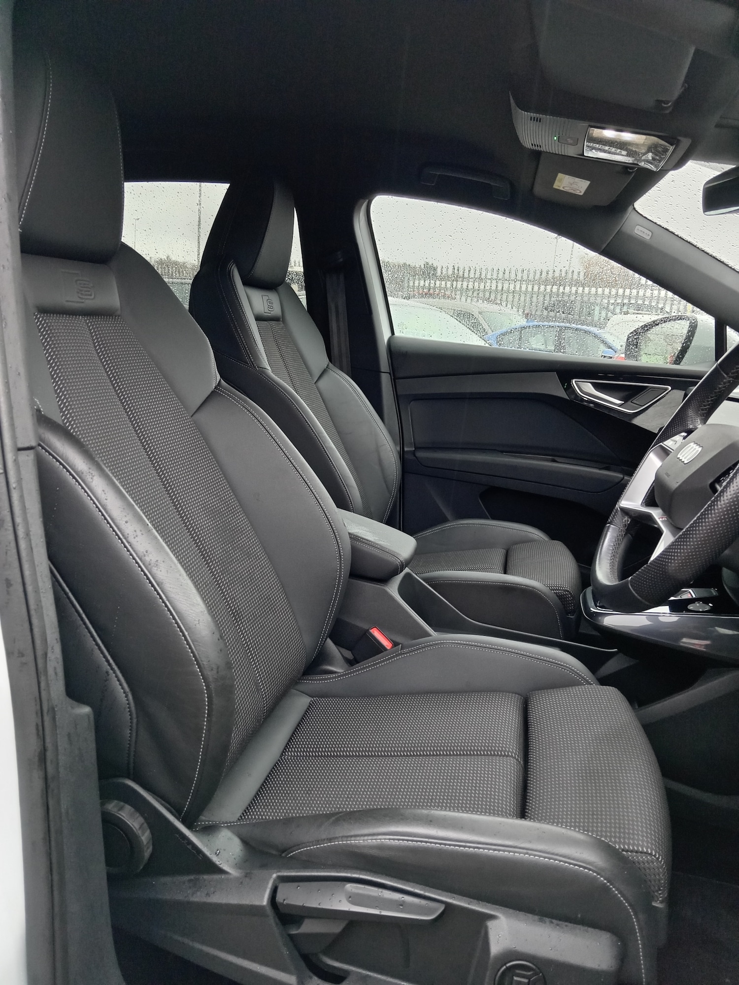 Used Audi Q4 e-tron 2023 for sale - 76819539: Photo 8