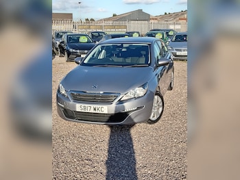 Used Peugeot 308 2017 for sale - 76041376: Photo