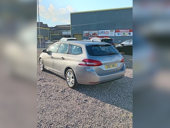 Used Peugeot 308 2017 for sale - 76041376: Photo