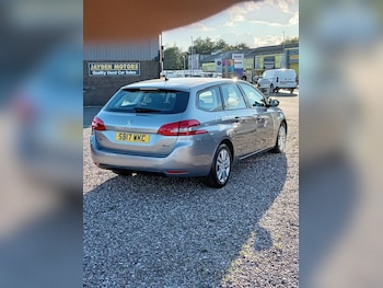 Used Peugeot 308 2017 for sale - 76041376: Photo