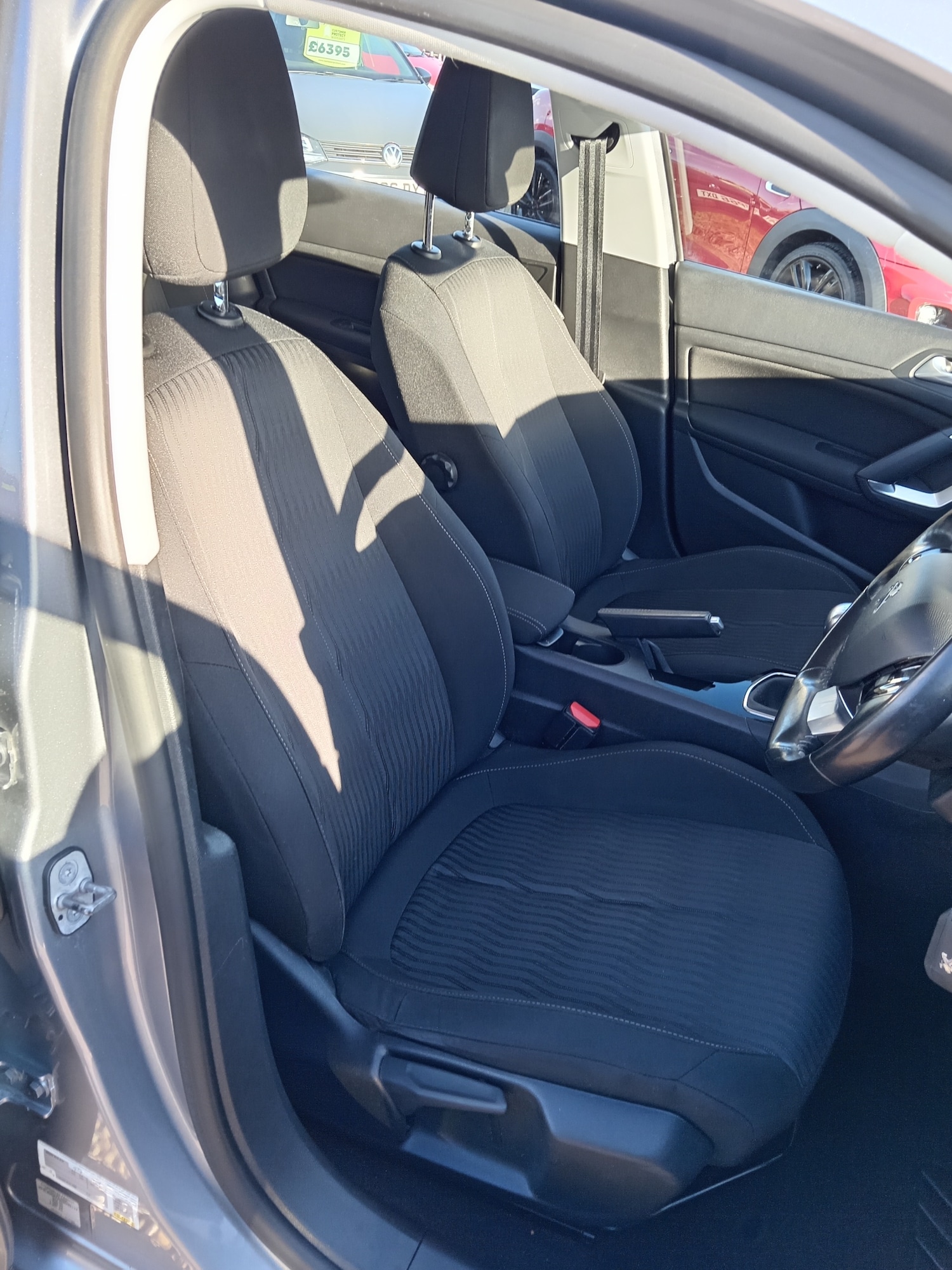 Used Peugeot 308 2017 for sale - 76041376: Photo 8