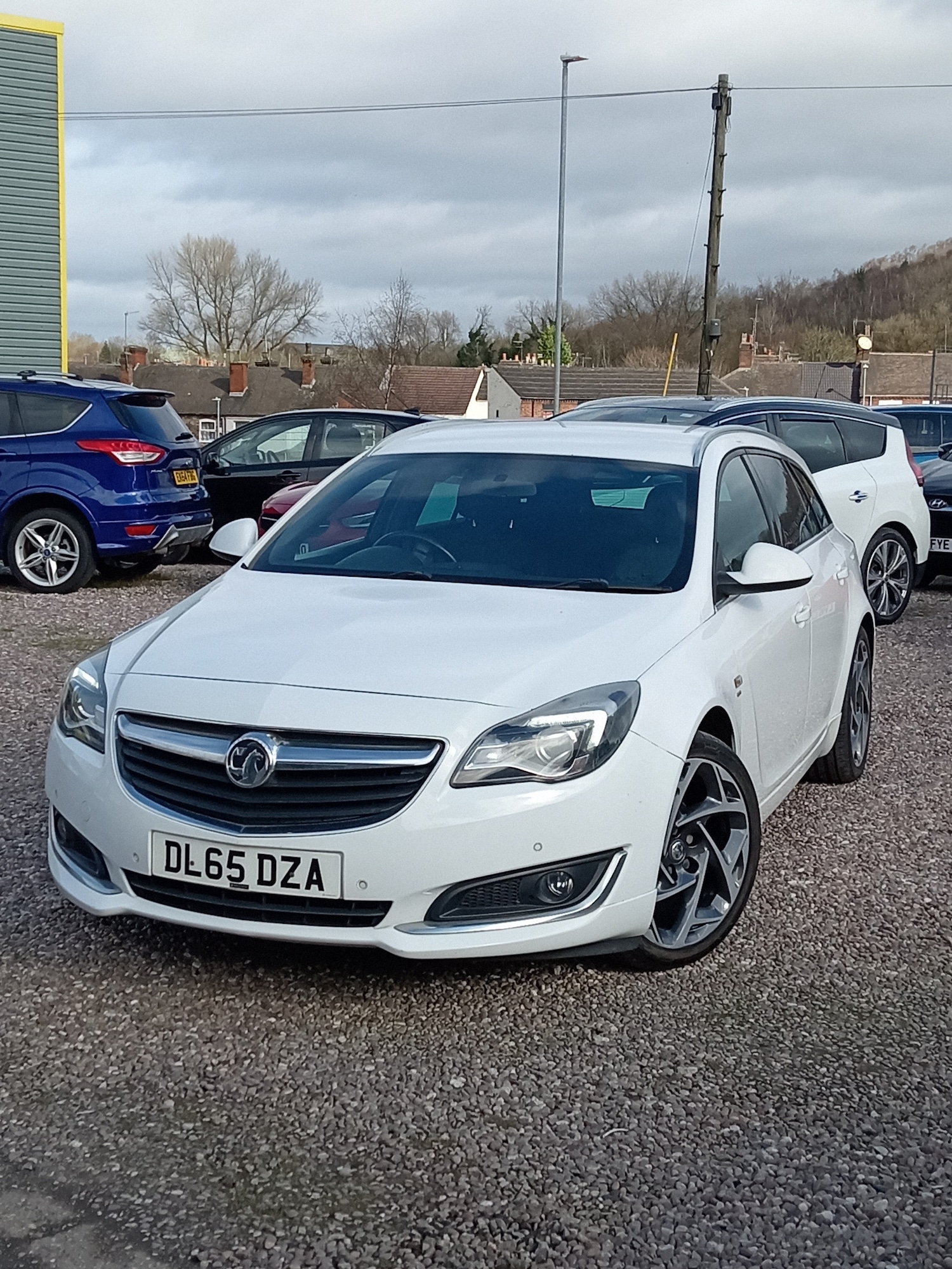 Used Vauxhall Insignia 2015 for sale - 77938555: Photo 2