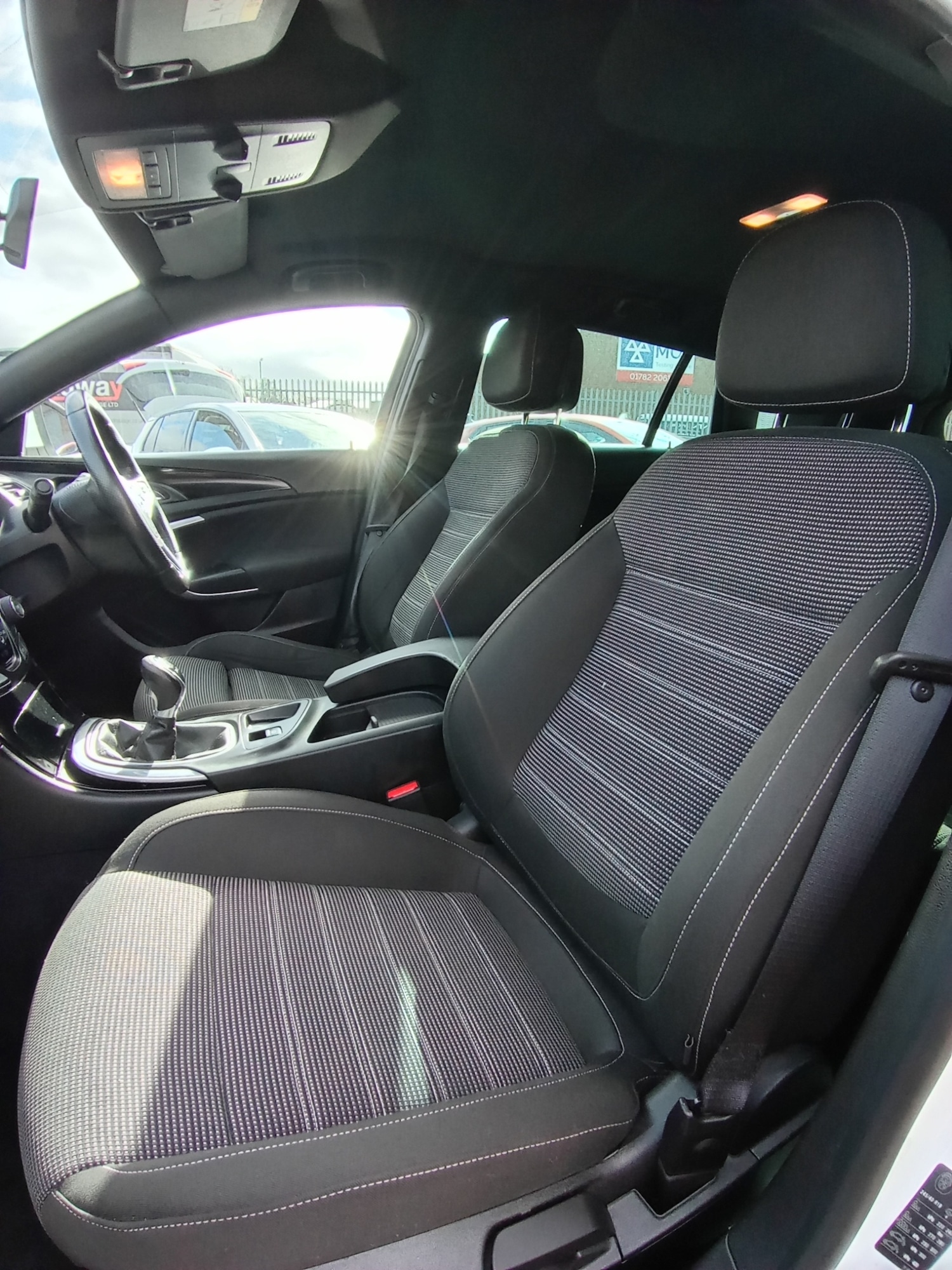 Used Vauxhall Insignia 2015 for sale - 77938555: Photo 7