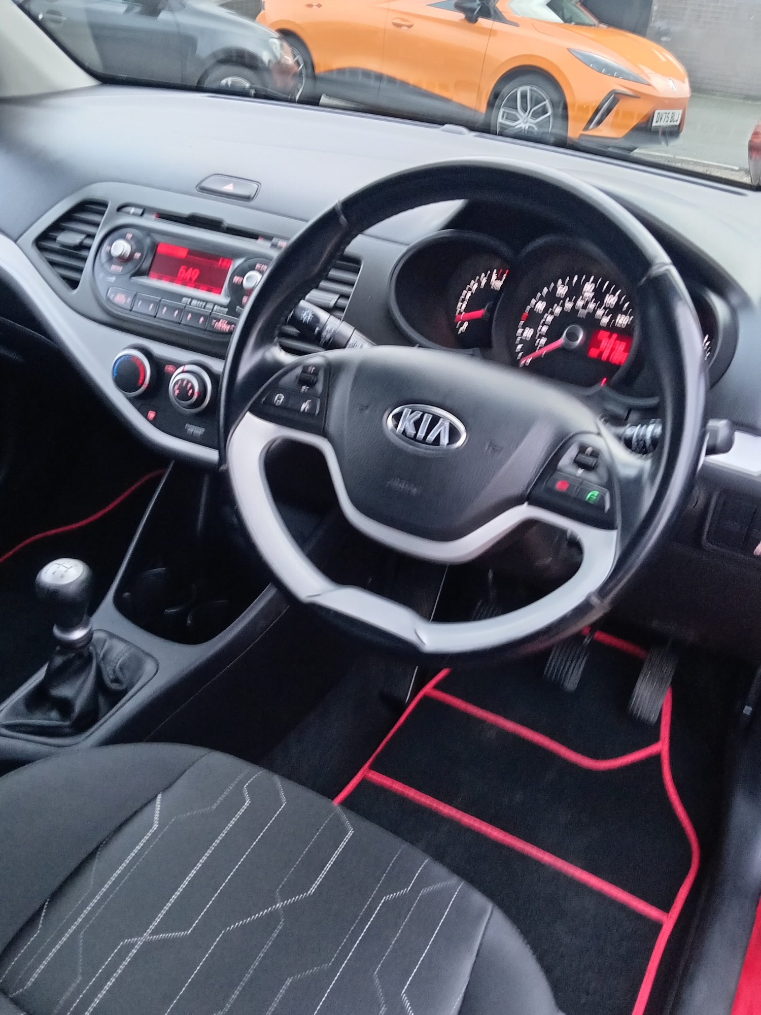 Used Kia Picanto 2015 for sale - 76785304: Photo 8