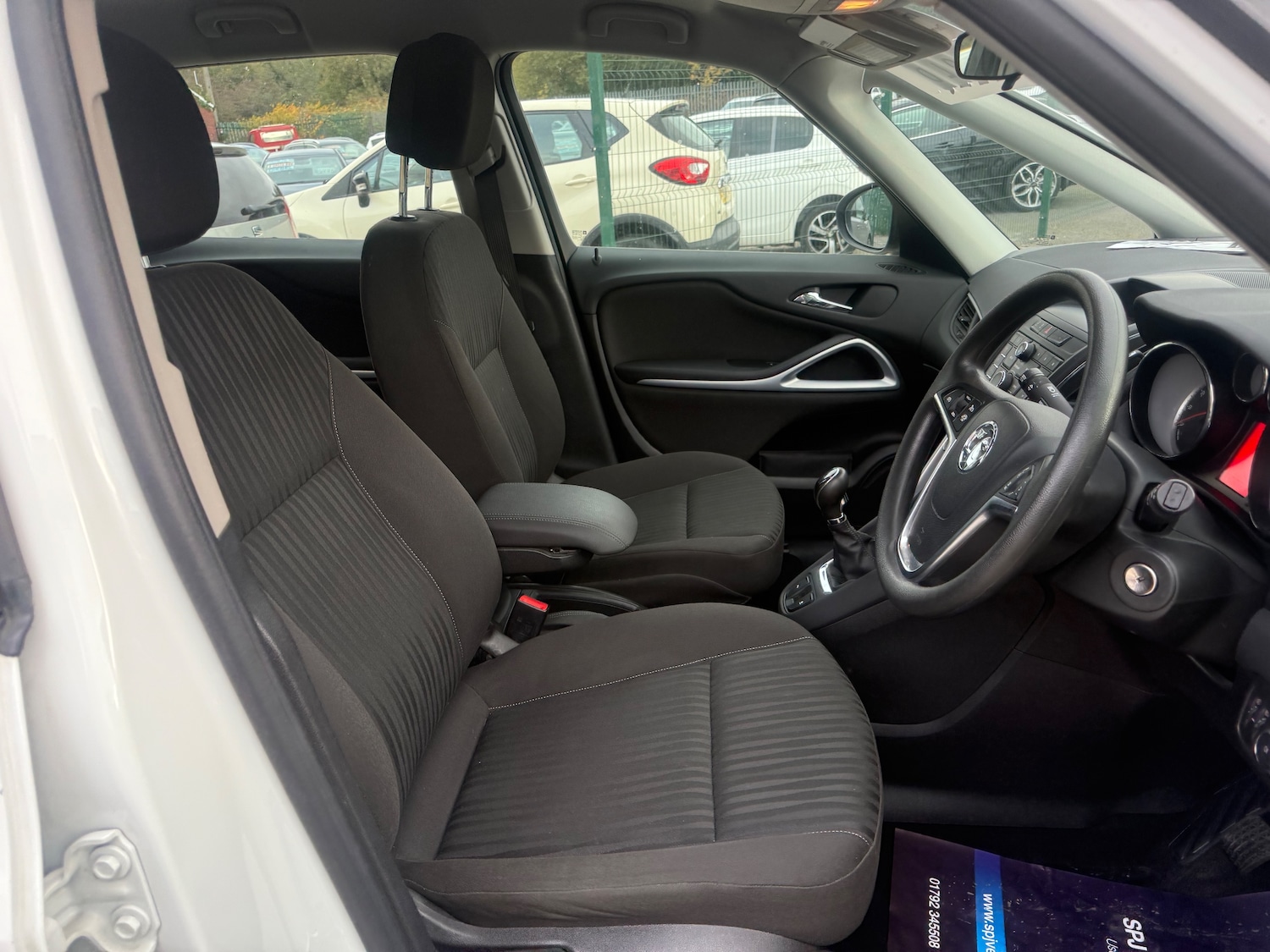 Used Vauxhall Zafira Tourer 2016 for sale - 75999316: Photo 12