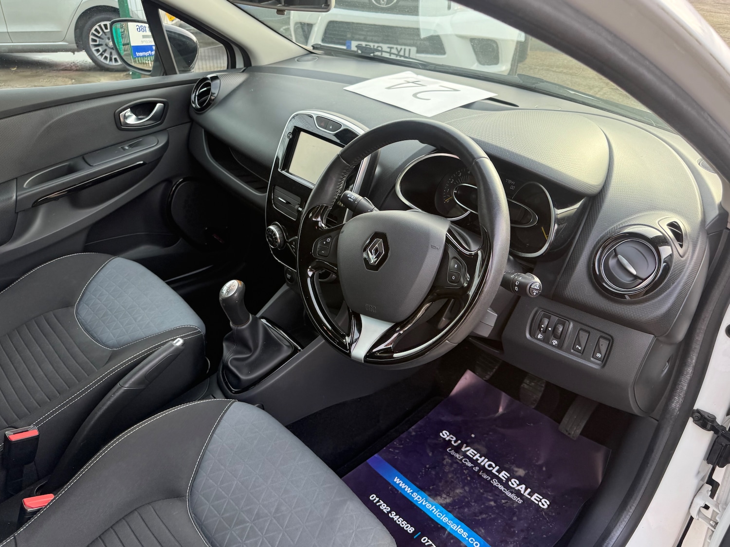 Used Renault Clio 2015 for sale - 76480826: Photo 13