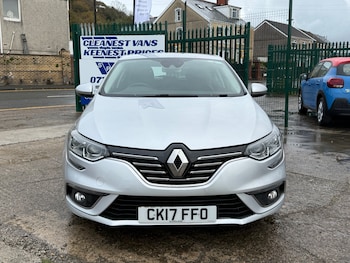 Used Renault Megane 2017 for sale - 76330389: Photo 2