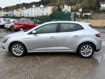 Used Renault Megane 2017 for sale - 76330389: Photo 4
