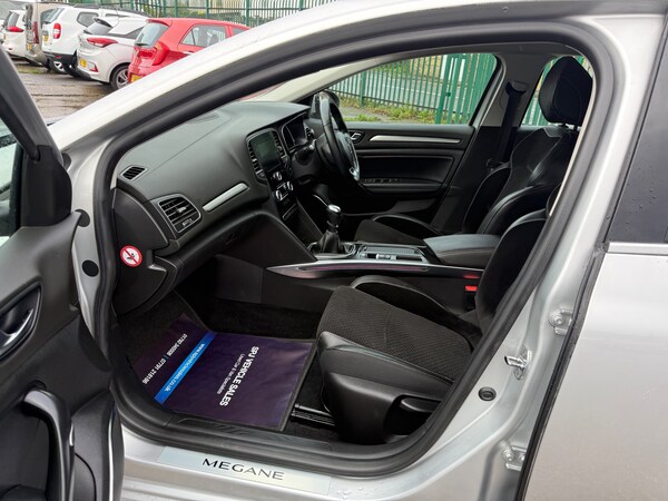Used Renault Megane 2017 for sale - 76330389: Photo 9