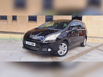 Used Peugeot 5008 2011 for sale - 78134802: Photo