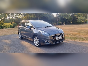 Used Peugeot 5008 2016 for sale - 79209365: Photo