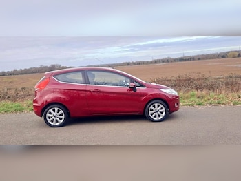 Used Ford Fiesta 2010 for sale - 77735456: Photo