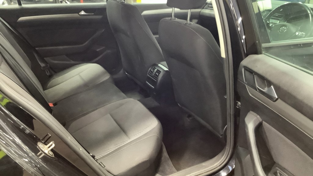 Used Volkswagen Passat 2018 for sale - 78177130: Photo 7