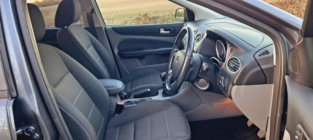 Used Ford Focus 2010 for sale - 77952210: Photo 17