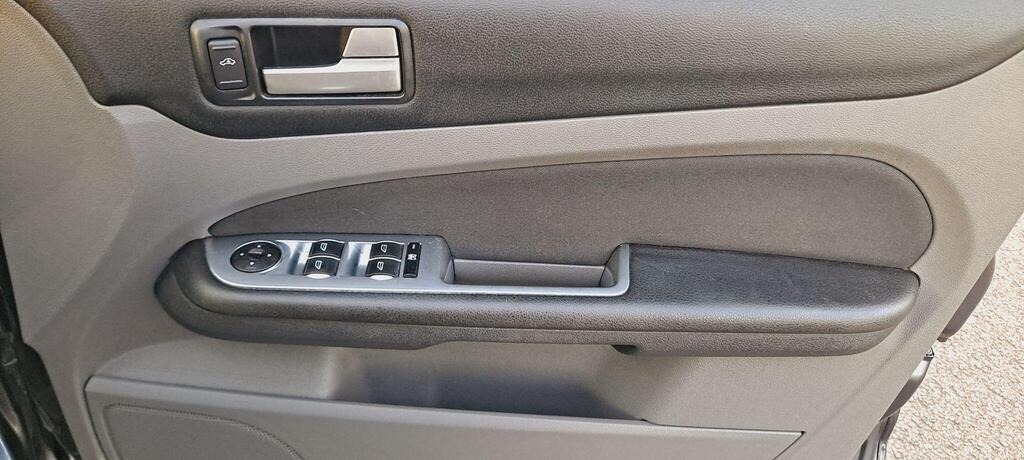 Used Ford Focus 2010 for sale - 77952210: Photo 20