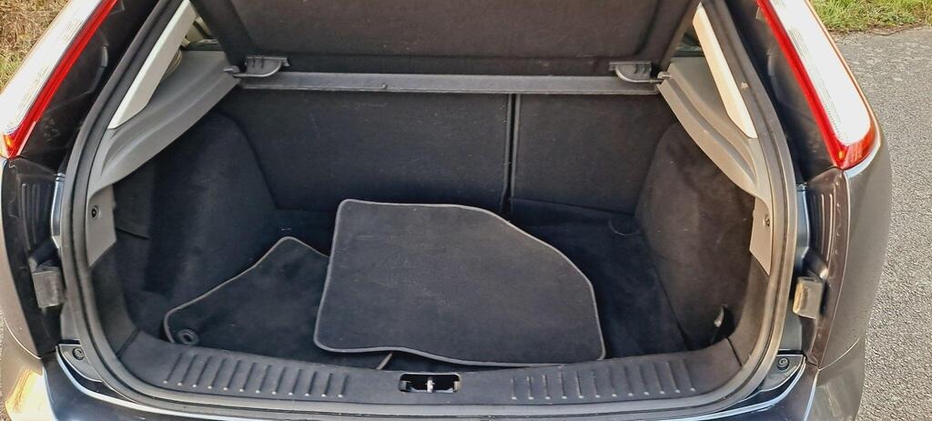 Used Ford Focus 2010 for sale - 77952210: Photo 21