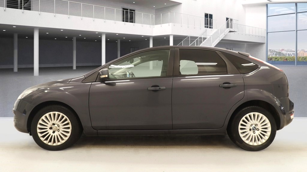 Used Ford Focus 2010 for sale - 77952210: Photo 24
