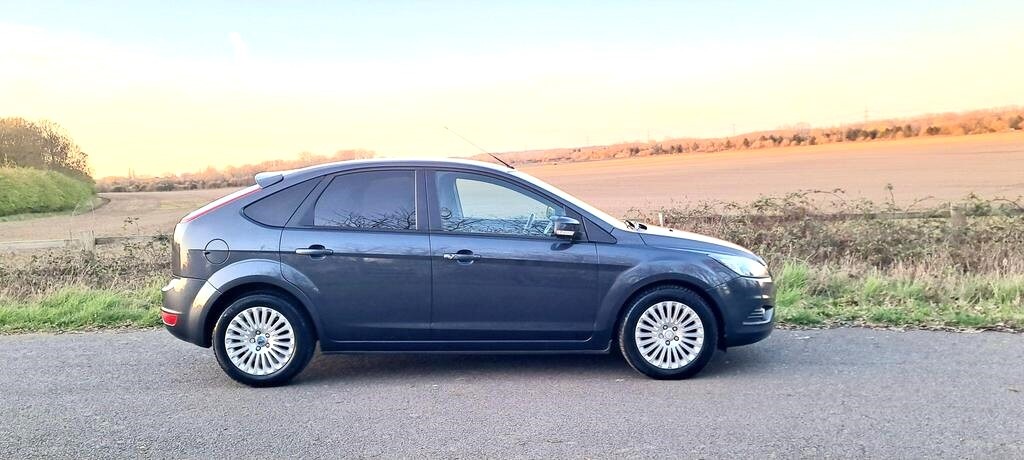 Used Ford Focus 2010 for sale - 77952210: Photo 5