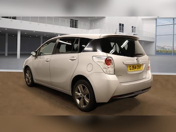 Used Toyota Verso 2014 for sale - 76453134: Photo