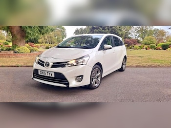 Used Toyota Verso 2015 for sale - 75594410: Photo