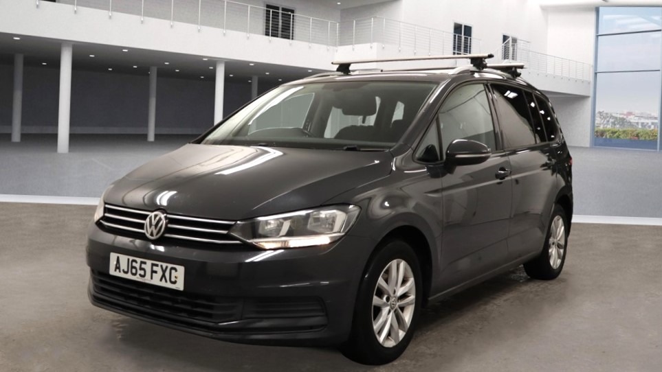 Used Volkswagen Touran 2016 for sale - 76664664: Photo 2