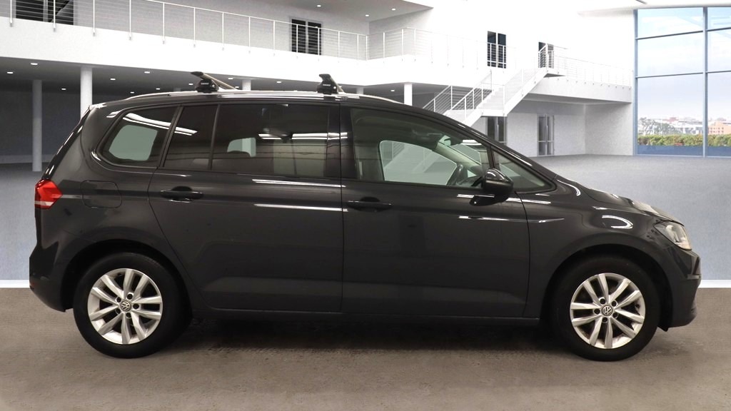 Used Volkswagen Touran 2016 for sale - 76664664: Photo 3