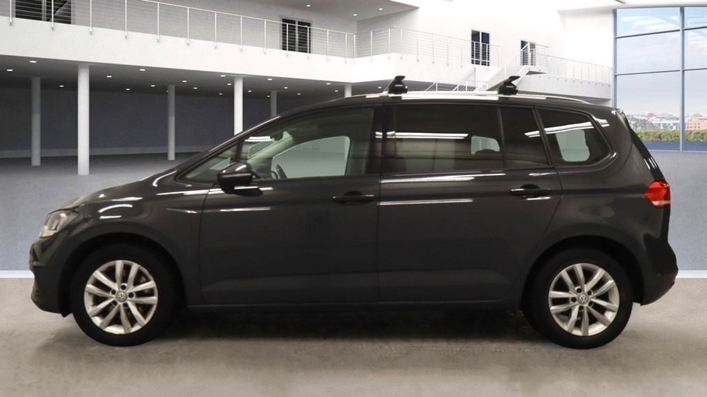 Used Volkswagen Touran 2016 for sale - 76664664: Photo 4