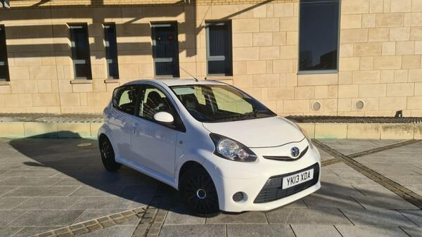 Used Toyota AYGO 2013 for sale - 76757382: Photo 2