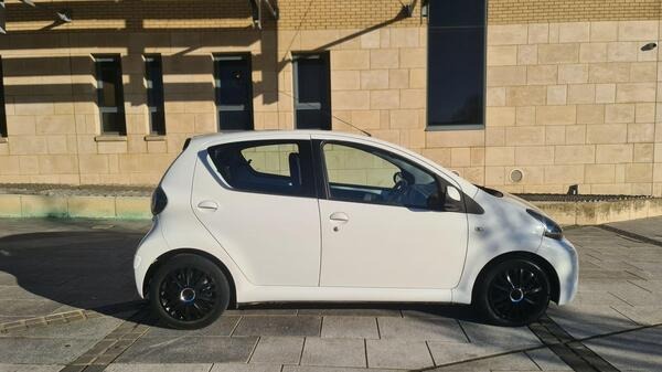 Used Toyota AYGO 2013 for sale - 76757382: Photo 22