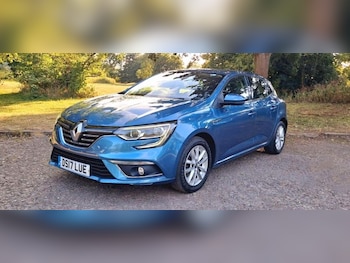 Used Renault Megane 2017 for sale - 79037516: Photo