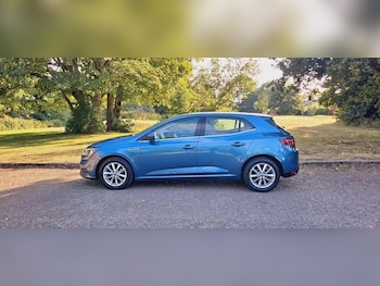 Used Renault Megane 2017 for sale - 79037516: Photo