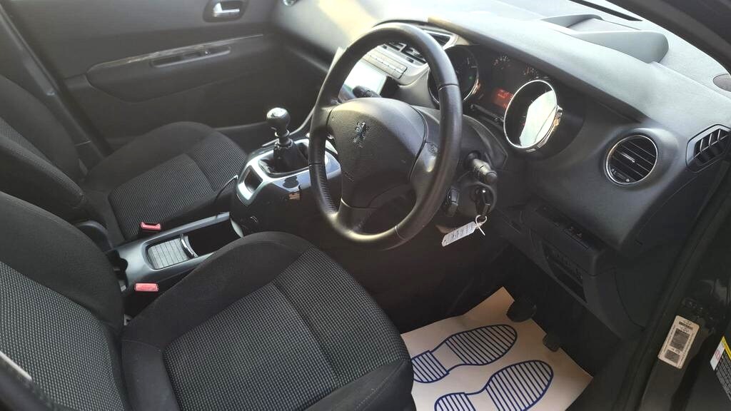 Used Peugeot 5008 2011 for sale - 76970072: Photo 11