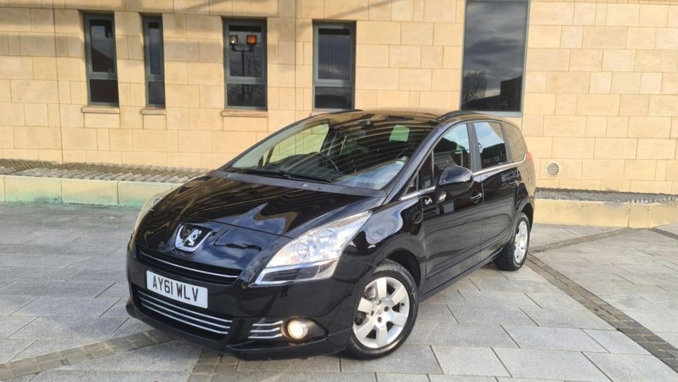 Used Peugeot 5008 2011 for sale - 76970072: Photo 2