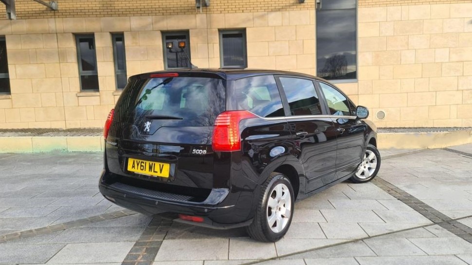 Used Peugeot 5008 2011 for sale - 76970072: Photo 6