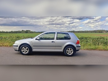 Used Volkswagen Golf 2002 for sale - 78734682: Photo