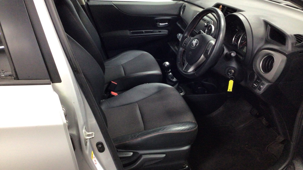 Used Toyota Yaris 2011 for sale - 76368991: Photo 8