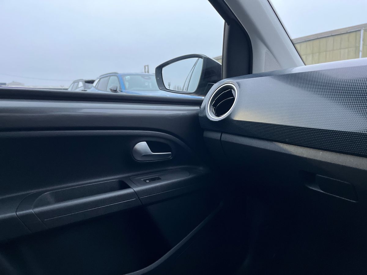 Used Volkswagen up! 2022 for sale - 77140480: Photo 27