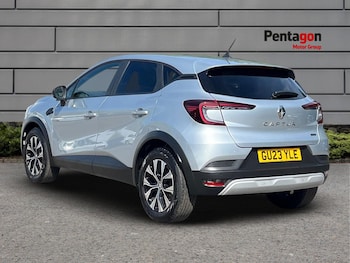 Used Renault Captur 2023 for sale - 75129502: Photo