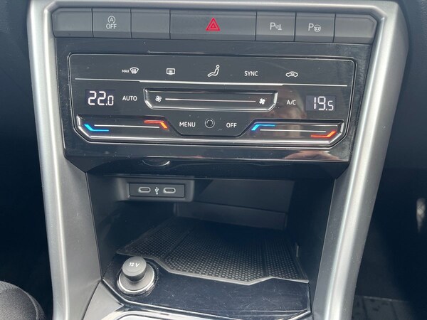 Used Volkswagen T-Roc 2023 for sale - 75713364: Photo 26