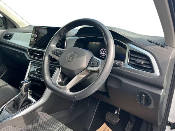 Used Volkswagen T-Roc 2023 for sale - 75713364: Photo 5