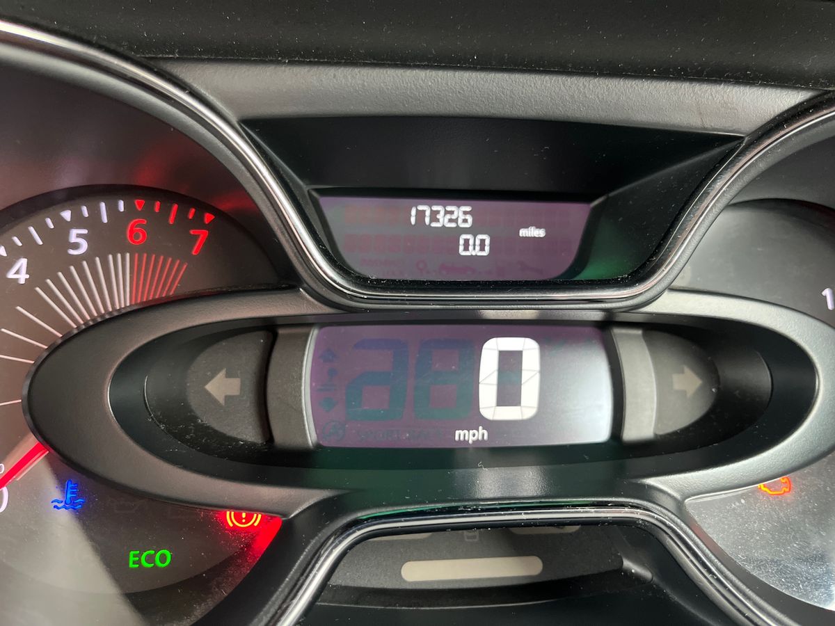 Used Renault Captur 2017 for sale - 76624860: Photo 21